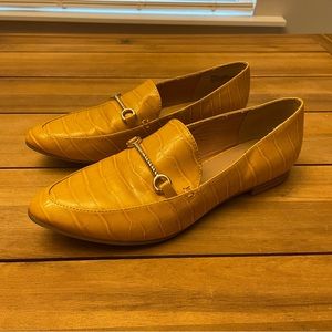 Women’s Crown & Ivy Sienna Synthetic Leather Croc Yellow Mustard 8.5M Loafer